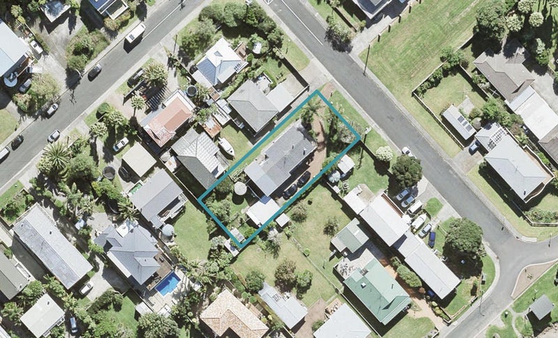 4 Herman Street, Arkles Bay, Whangaparaoa - Carousel 1