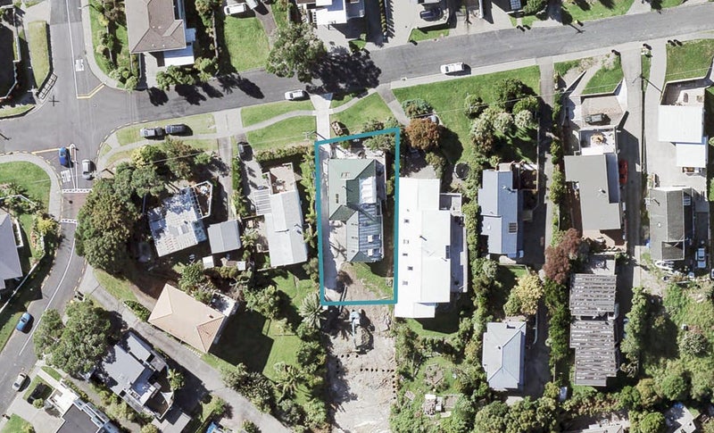 29 Masterton Road, Rothesay Bay, Auckland - Carousel 1