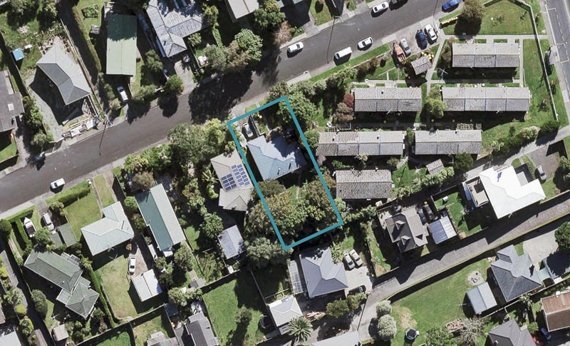 6 Gatman Street, Birkdale, Auckland - Carousel 1