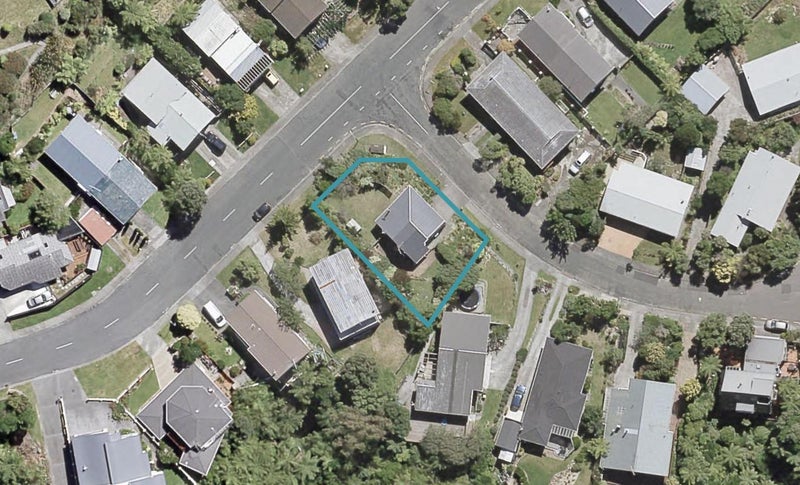 15 Fantail Grove, Belmont, Lower Hutt - Carousel 1