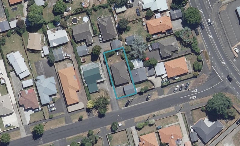 73 Claude Street, Fairfield, Hamilton - Carousel 1