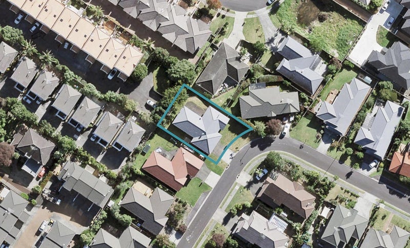 12 Marbella Crescent, Oteha, Auckland - Carousel 1