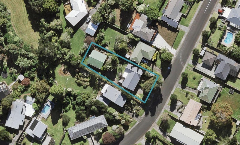 38 Noall Street, Te Atatu Peninsula, Auckland - Carousel 1