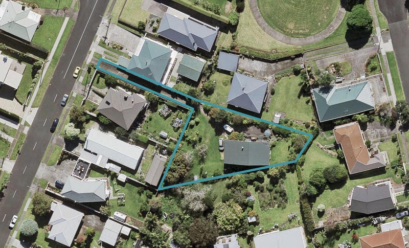 14 Shortt Avenue, Mangere Bridge, Auckland - Carousel 1
