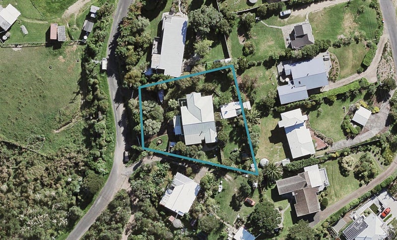 35 Tiri Road, Oneroa, Waiheke Island - Carousel 1