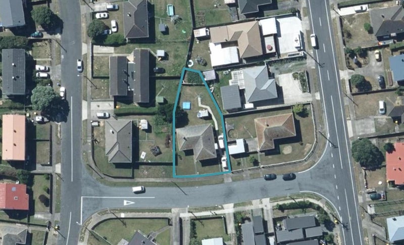 4 Niger Street, Cannons Creek, Porirua - Carousel 1
