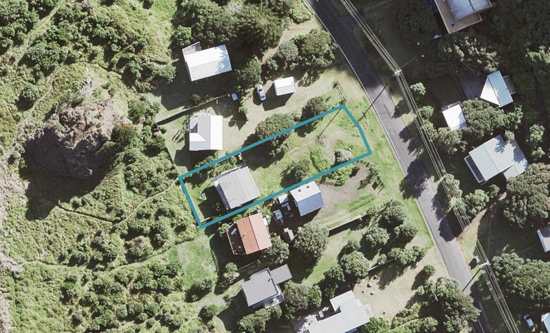 32 North Piha Road, New Lynn - Carousel 1