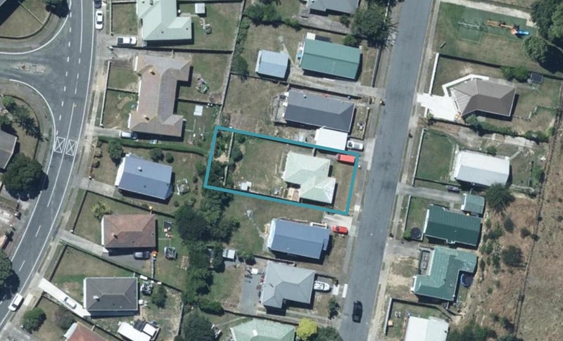 67 Arahura Crescent, Waitangirua, Porirua - Carousel 1