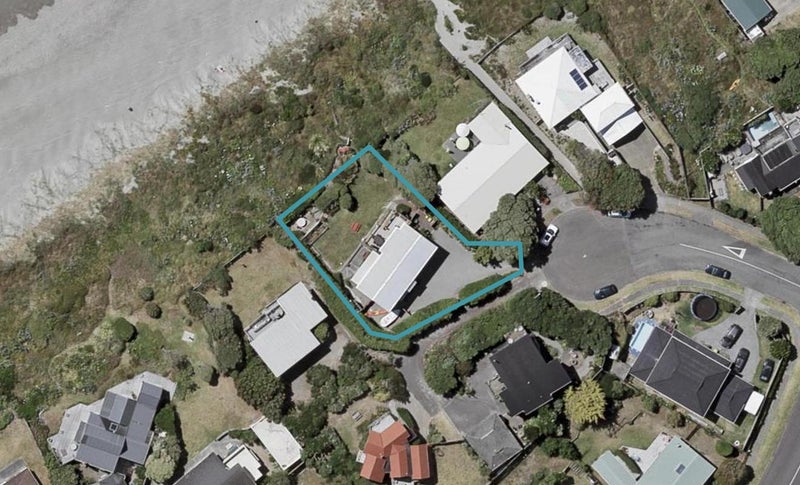 10 Stonewall Grove, Waikanae Beach, Waikanae - Carousel 1