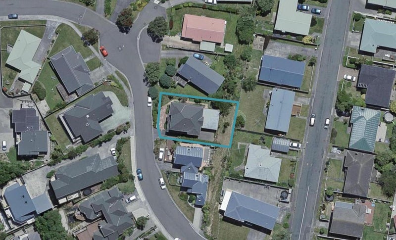 10 Pelorous Street, Paparangi, Wellington - Carousel 1