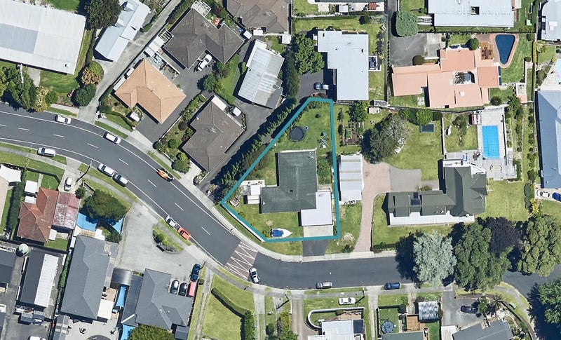 24 Darraghs Road, Brookfield, Tauranga - Carousel 1