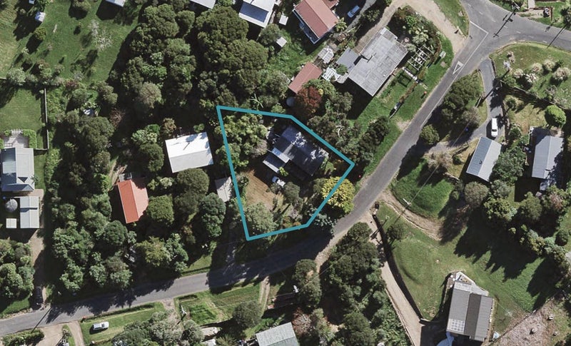 19 Waiata Road, Onetangi, Waiheke Island - Carousel 1