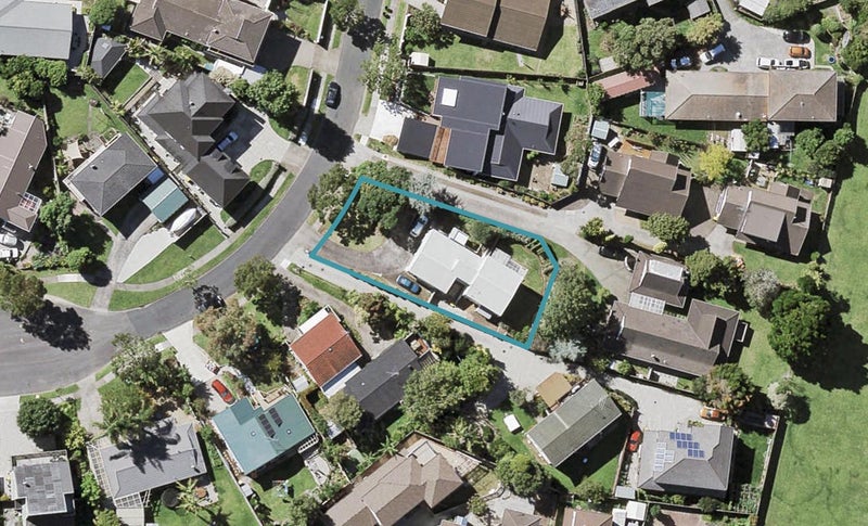 10 Lilian Place, Farm Cove, Auckland - Carousel 1