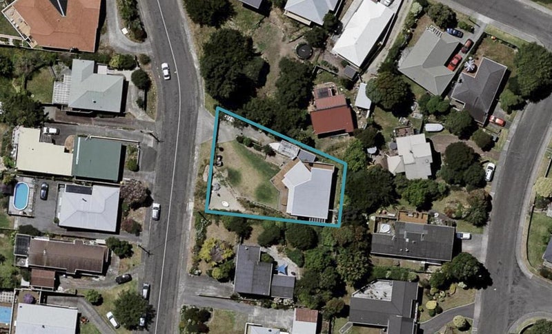 76 Alexander Road, Raumati Beach, Paraparaumu - Carousel 1