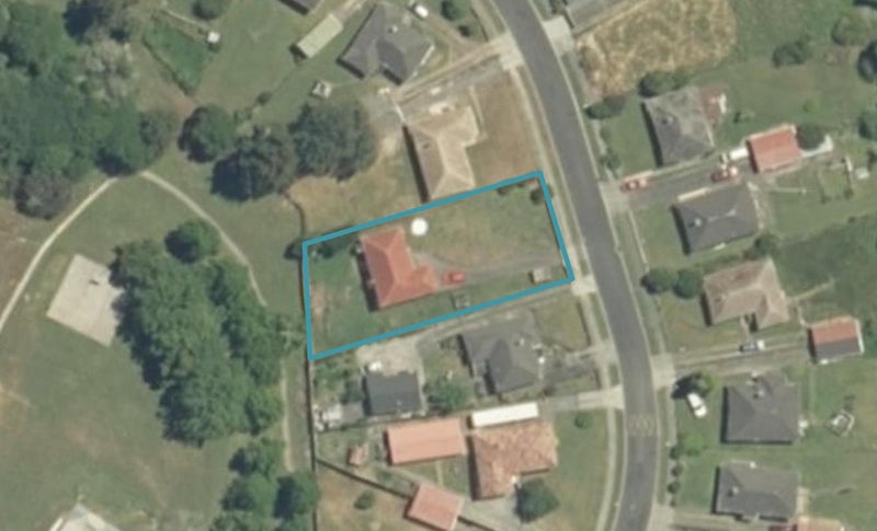 32 Te Wheoro Street, MEREMERE, MERCER - Carousel 1