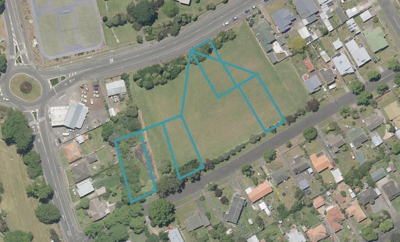 16 Jones Street, WHANGANUI EAST, WHANGANUI - Carousel 1