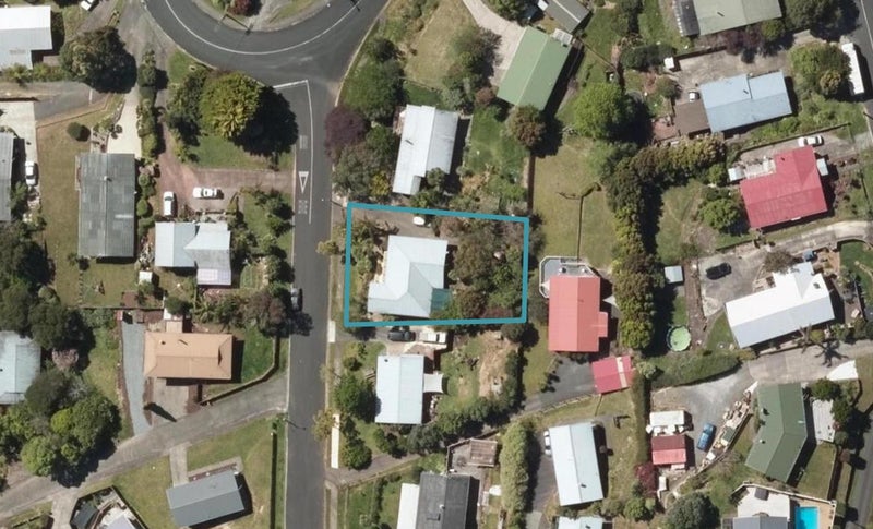 1 Tikorangi Place, Morningside, Whangarei - Carousel 1