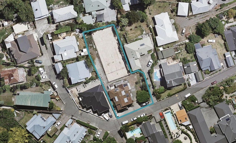 37 Cameron Road, Bluff Hill, Napier - Carousel 1