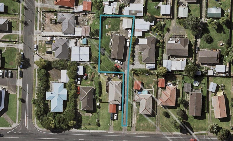 54 Flat Bush Road, Clover Park, Auckland - Carousel 1