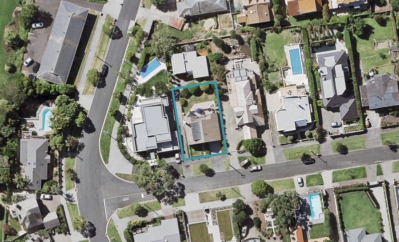 4 Codrington Crescent, Mission Bay, Auckland - Carousel 1
