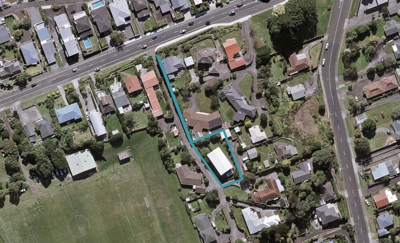 1 Lynmouth Heights, Lynmouth, New Plymouth - Carousel 1