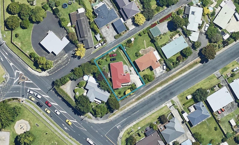 4 Kingswood Road, Brookfield, Tauranga - Carousel 1