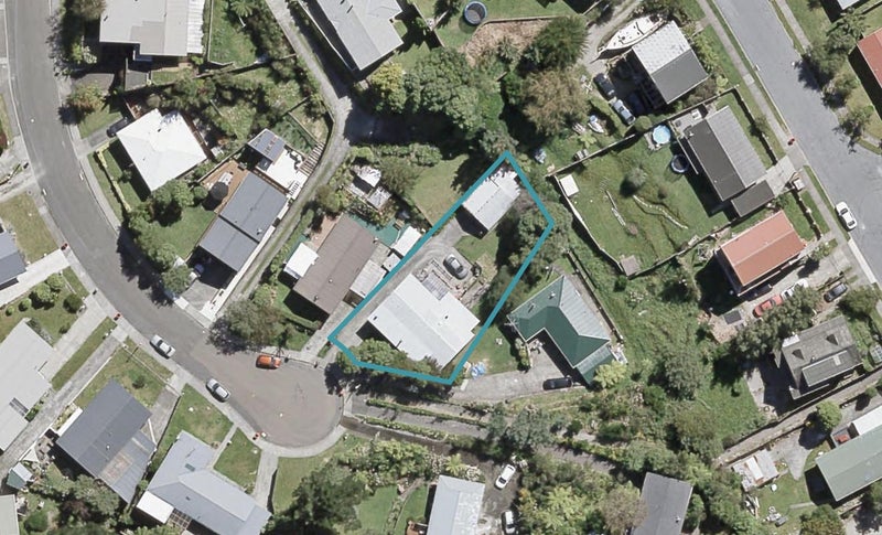 37 Vista Crescent, Maoribank, Upper Hutt - Carousel 1