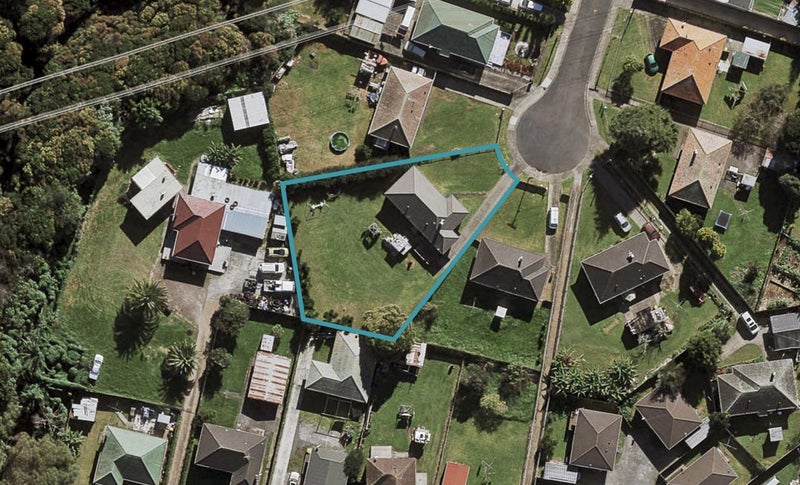 13 Kingsford Place, Otara, Auckland - Carousel 1