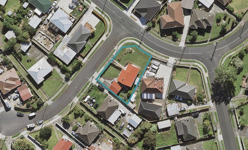 2 Celia Place, Mangere East, Auckland - Carousel 1