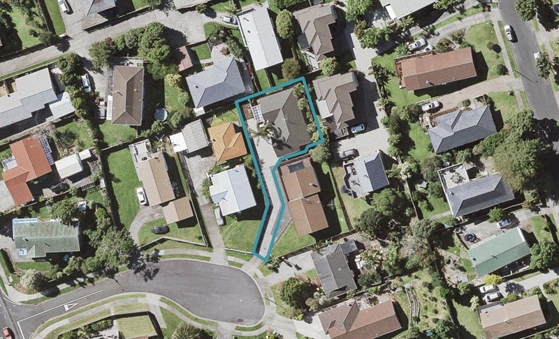 8A Marco Place, Highland Park, Auckland - Carousel 1