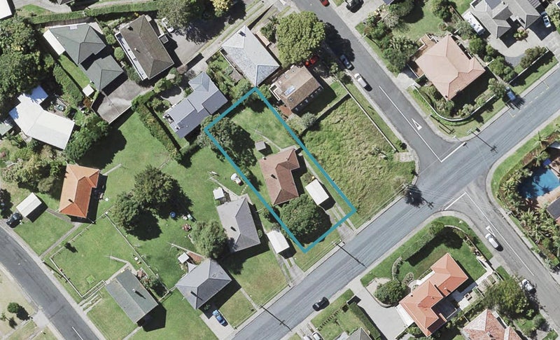 38 Montgomery Avenue, Belmont, Auckland - Carousel 1