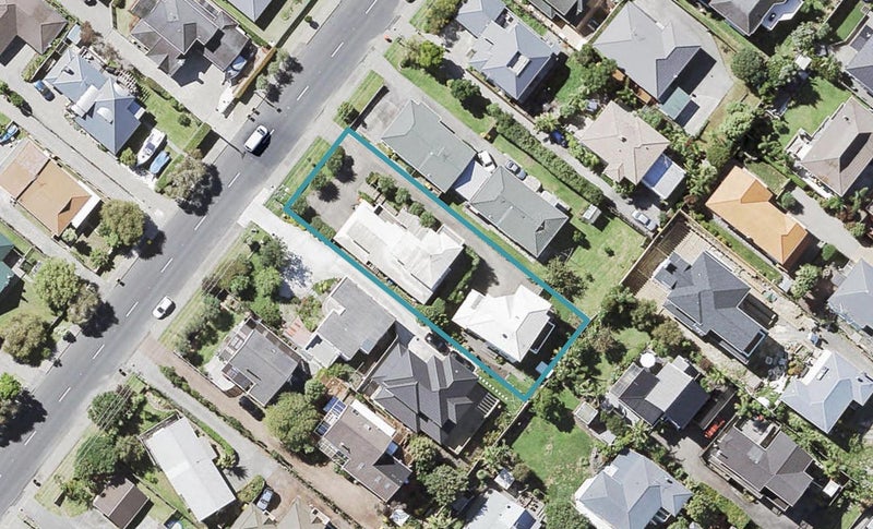 2/74 Browns Bay Road, Rothesay Bay, Auckland - Carousel 1