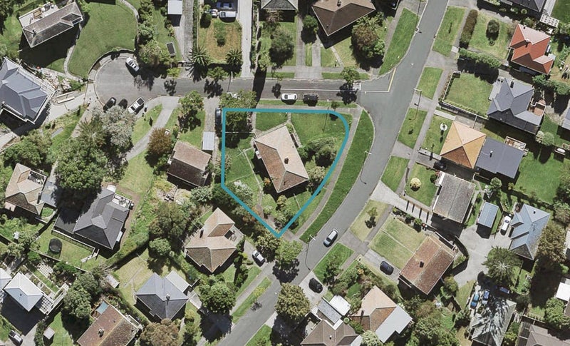 2 Freyberg Avenue, Sandringham, Auckland - Carousel 1