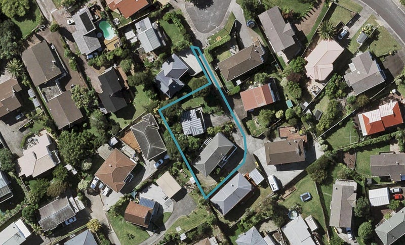 18B CASSANDRA GR, Totara Vale, Auckland - Carousel 1