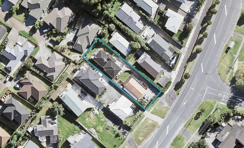 1/890 East Coast Road, Northcross, Auckland - Carousel 1