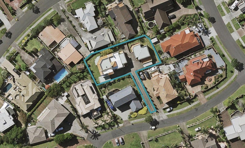 1/5 Rosewood Place, Goodwood Heights, Auckland - Carousel 1