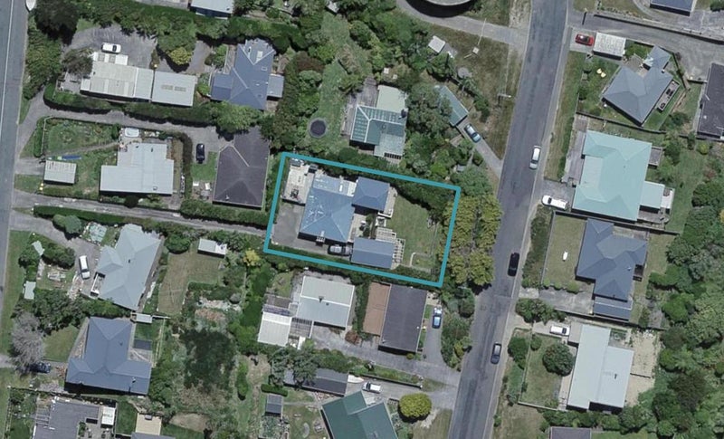 17 Ruskin Road, Newlands, Wellington - Carousel 1