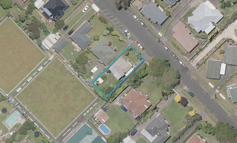 11 Caius Avenue, Gonville, Whanganui - Carousel 1