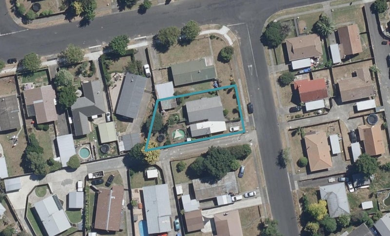 4 Oakfield Crescent, Pukete, Hamilton - Carousel 1