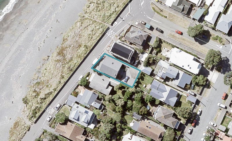 135 Marine Parade, Eastbourne, Lower Hutt - Carousel 1