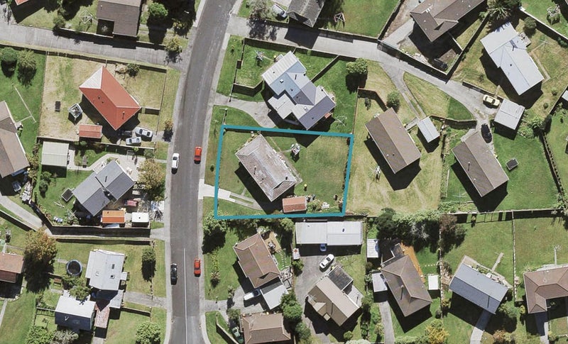 3 Brougham Place, West Harbour, Auckland - Carousel 1