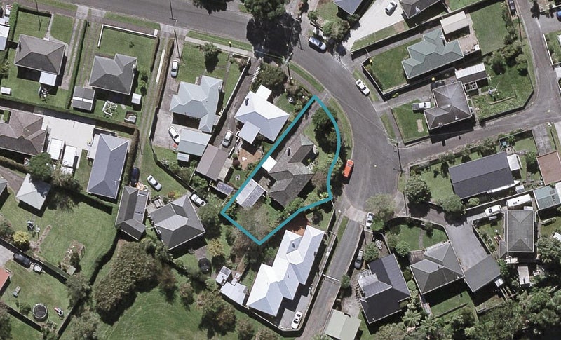 12 Barry Street, Ferndale, New Plymouth - Carousel 1