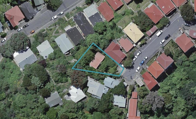 18 Landcross Street, Kelburn, Wellington - Carousel 1