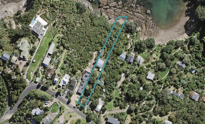 51 Queens Drive, Oneroa, Waiheke Island - Carousel 1