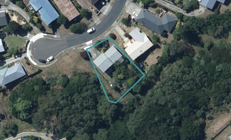 15 De Castro Place, Titahi Bay, Porirua - Carousel 1