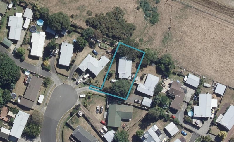22 Riley Place, Fitzroy, Hamilton - Carousel 1