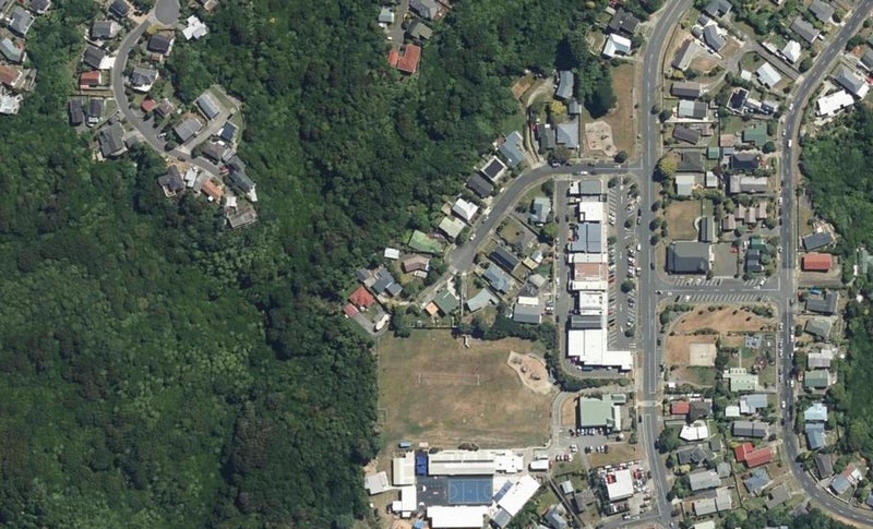 9 Holly Grove, Maungaraki, Lower Hutt - Carousel 1