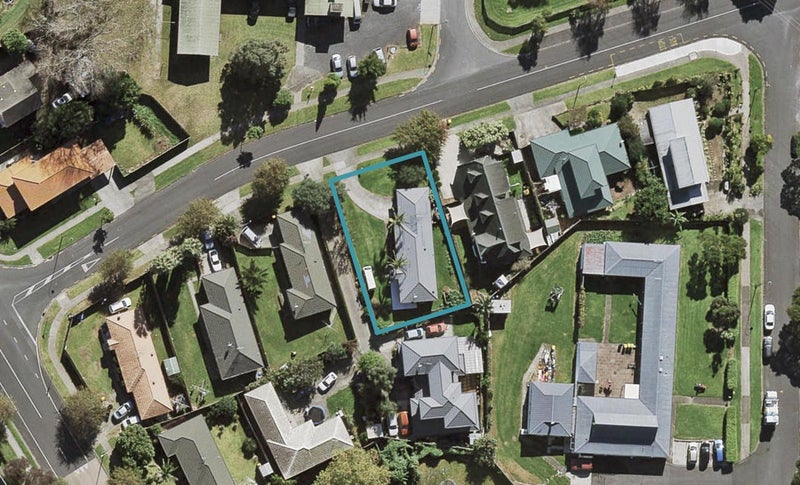 11 Lenore Road, Favona, Auckland - Carousel 1