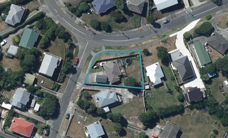 69 Pikarere Street, Titahi Bay, Porirua - Carousel 1