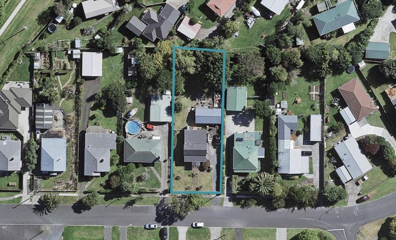 12 Mellsop Avenue, Waiuku, Waiuku - Carousel 1